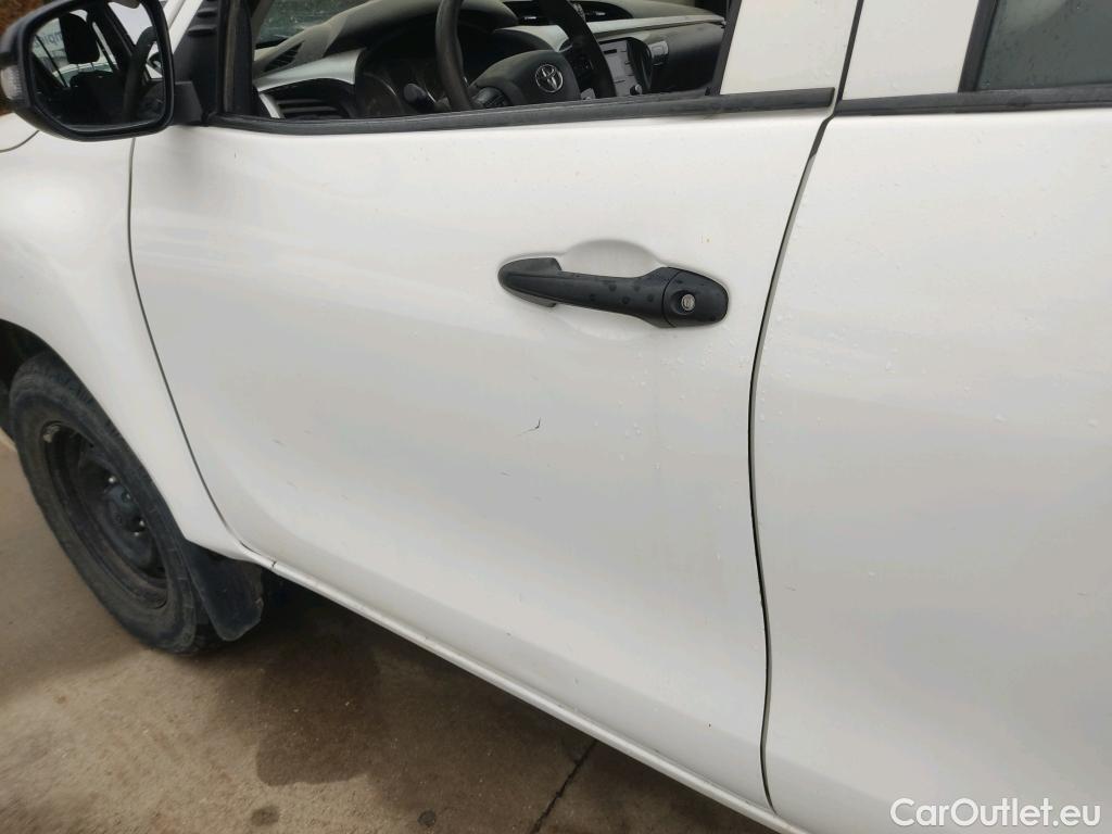  Toyota  Hilux TOYOTA  / 2020 / 4P / pickup 2.4 D-4D Cabina Doble GX #11