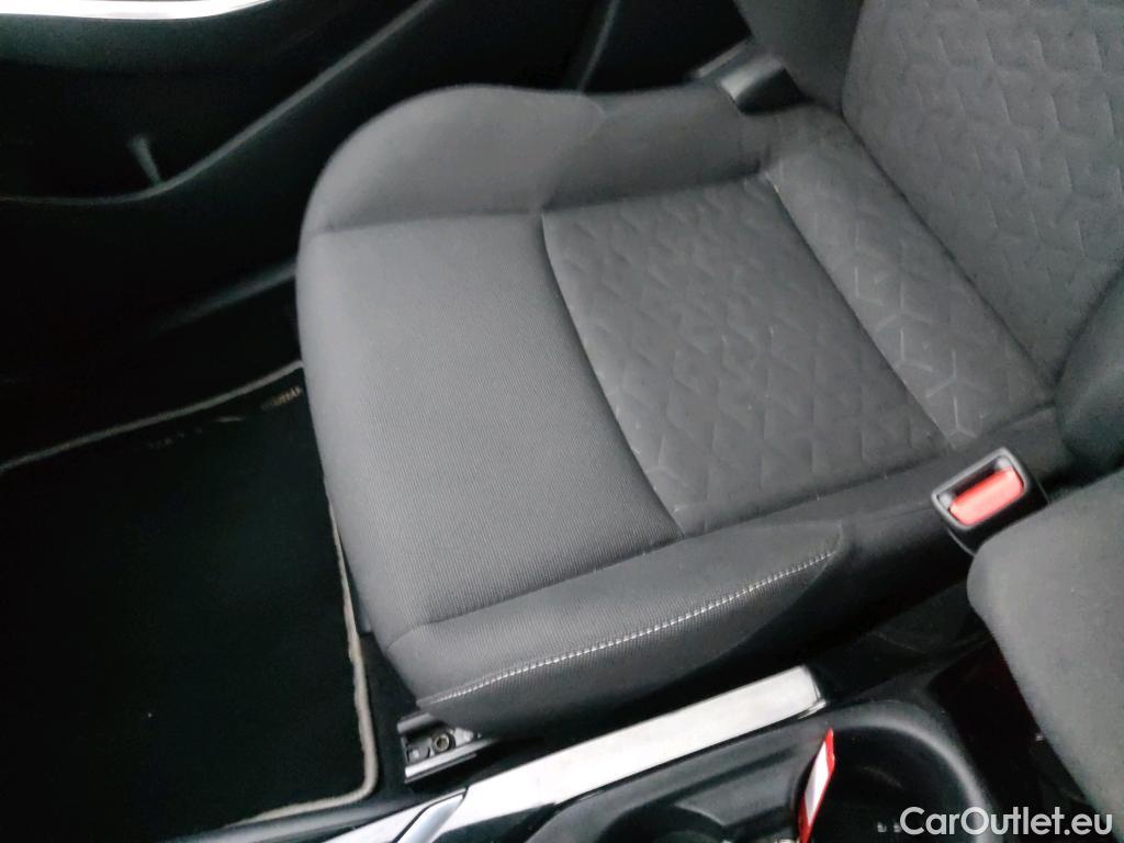 Toyota  Corolla TOYOTA  / 2019 / 5P / familiar 1.8 125H ACTIVE TECH E-CVT TOU SPORT #20