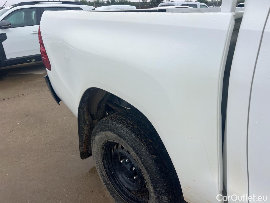  Toyota  Hilux TOYOTA  / 2020 / 4P / pickup 2.4 D-4D Cabina Doble GX #12