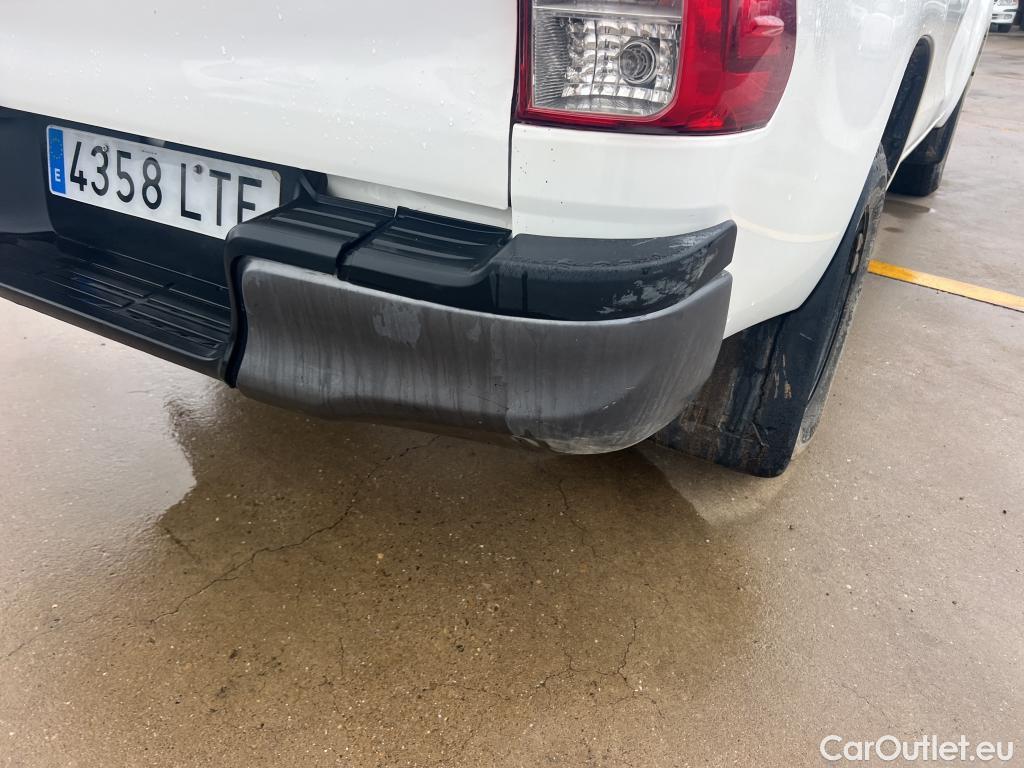  Toyota  Hilux TOYOTA  / 2020 / 4P / pickup 2.4 D-4D Cabina Doble GX #9