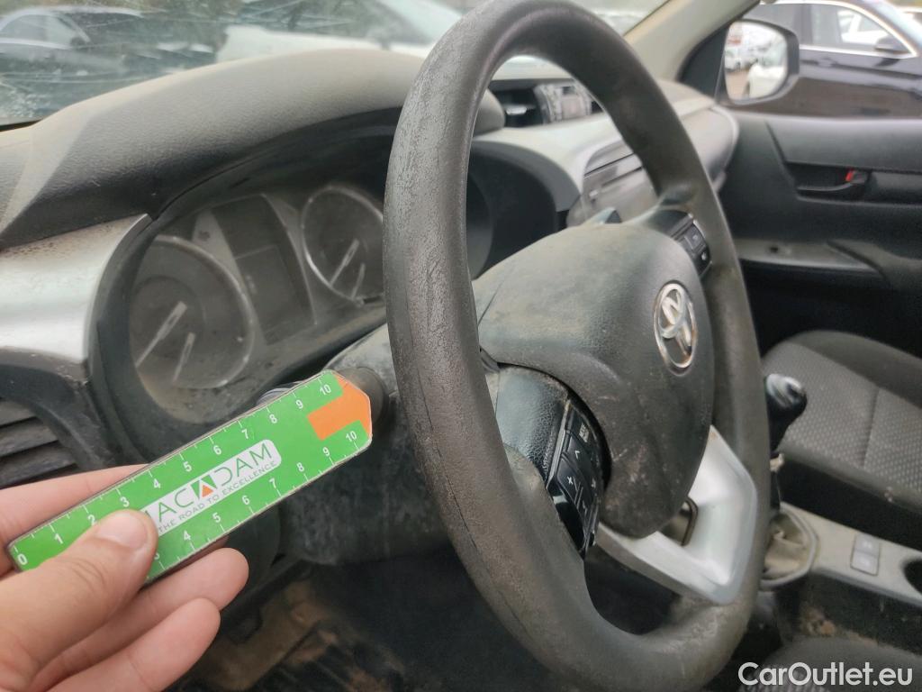  Toyota  Hilux TOYOTA  / 2020 / 4P / pickup 2.4 D-4D Cabina Doble GX #4