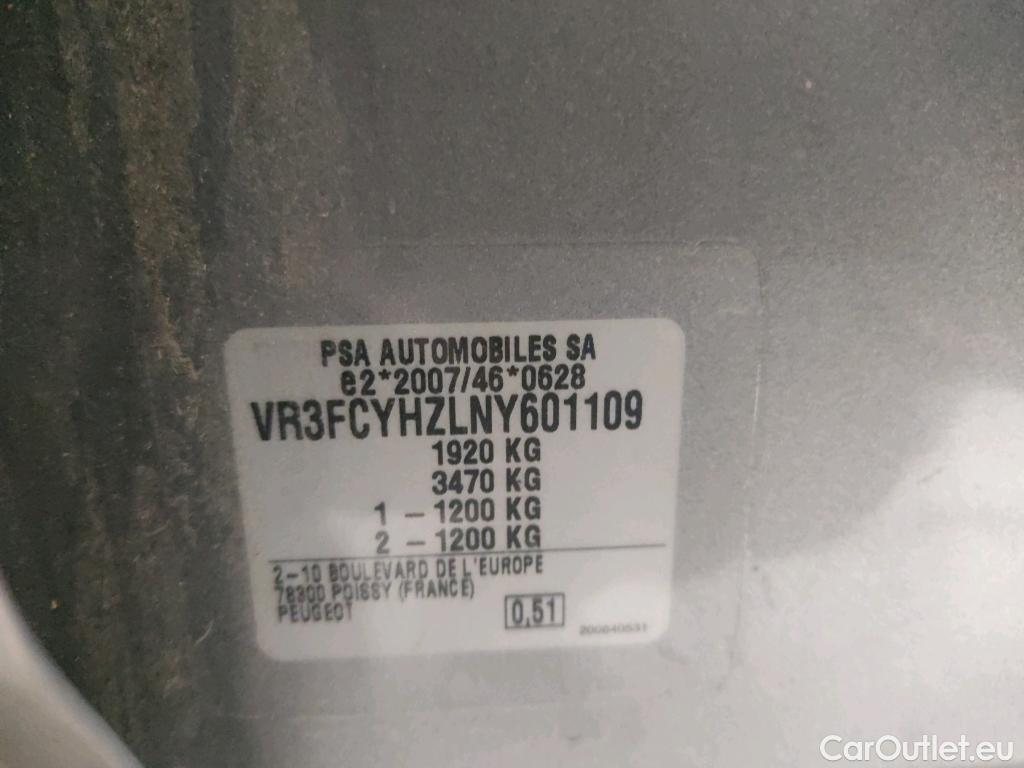 Peugeot  308 PEUGEOT  / 2021 / 5P / familiar SW Active Pack BlueHDi 130 S&S MAN #17