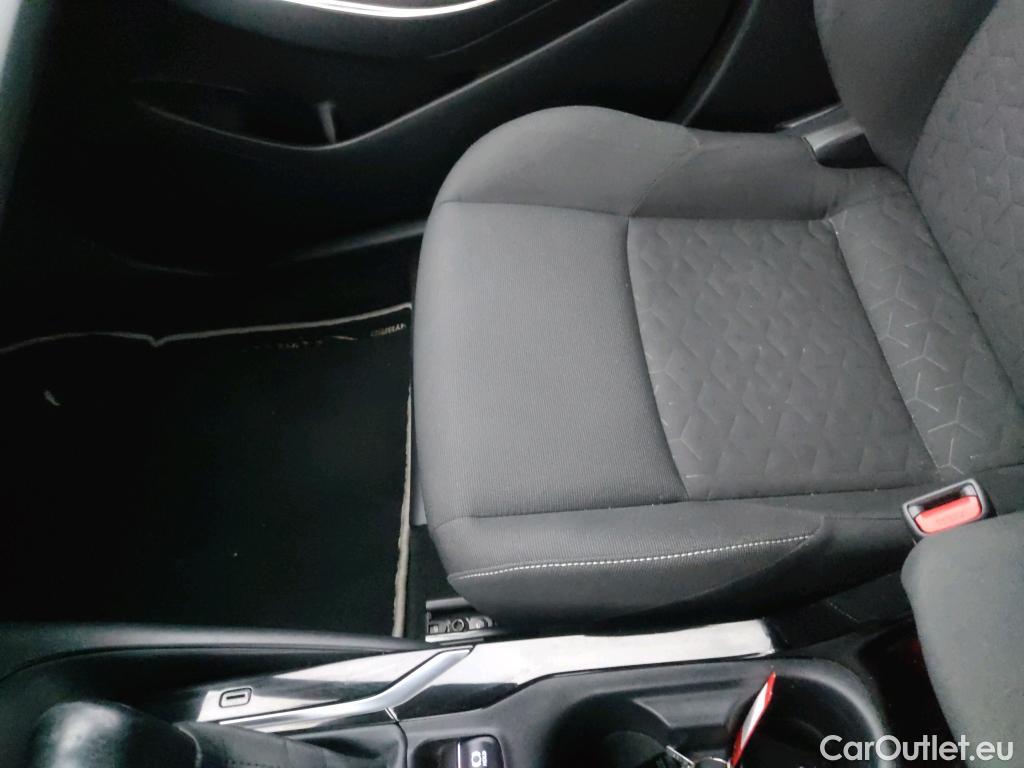 Toyota  Corolla TOYOTA  / 2019 / 5P / familiar 1.8 125H ACTIVE TECH E-CVT TOU SPORT #21