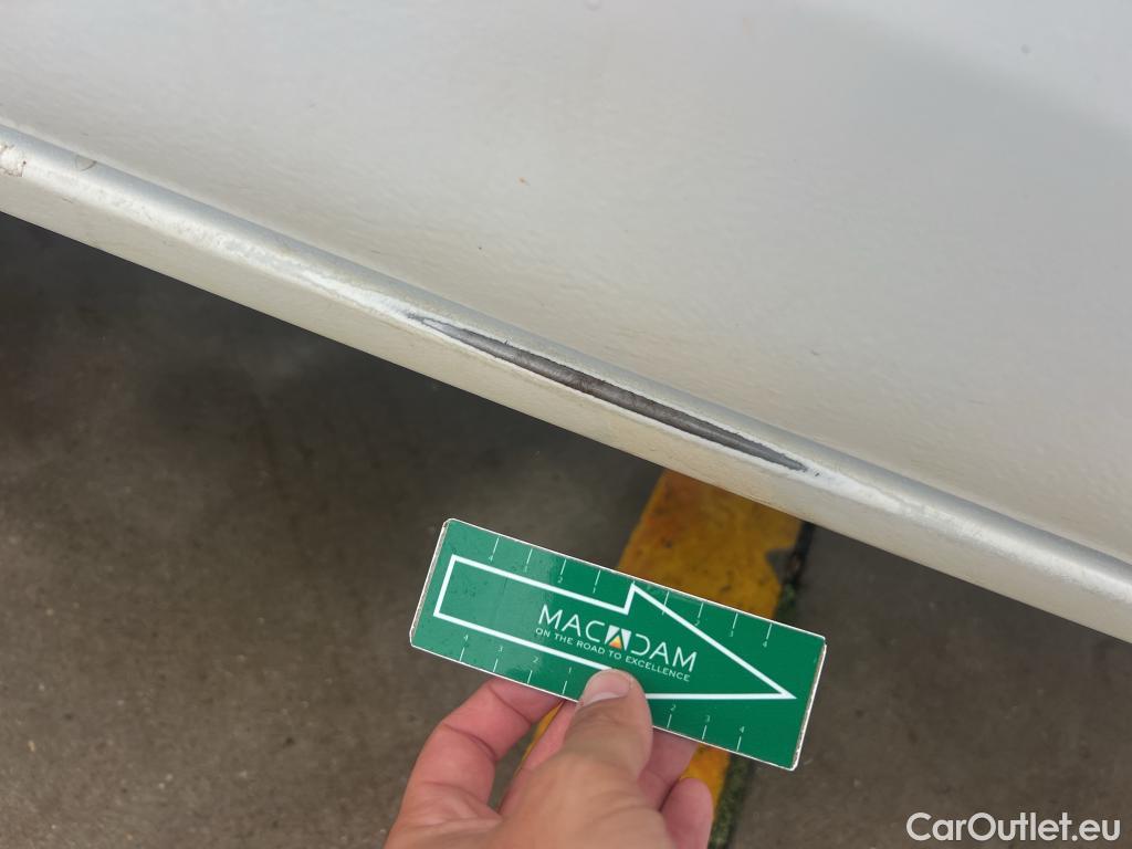  Toyota  Hilux TOYOTA  / 2020 / 4P / pickup 2.4 D-4D Cabina Doble GX #2