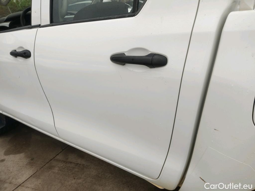  Toyota  Hilux TOYOTA  / 2020 / 4P / pickup 2.4 D-4D Cabina Doble GX #23