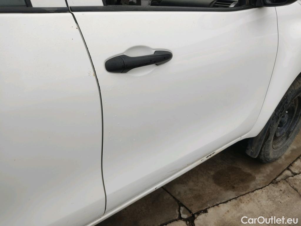  Toyota  Hilux TOYOTA  / 2020 / 4P / pickup 2.4 D-4D Cabina Doble GX #15