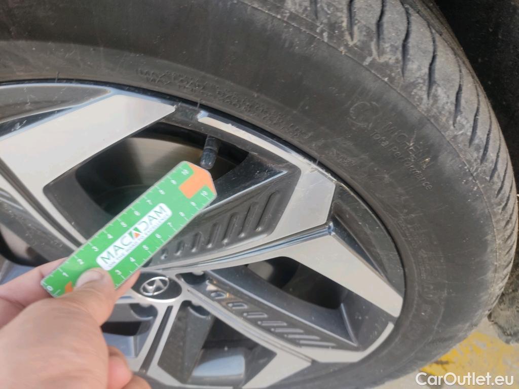  Hyundai  Tucson HYUNDAI  / 2020 / 5P / todoterreno 1.6 TGDI 169kW HEV Tecno Sky Auto #2