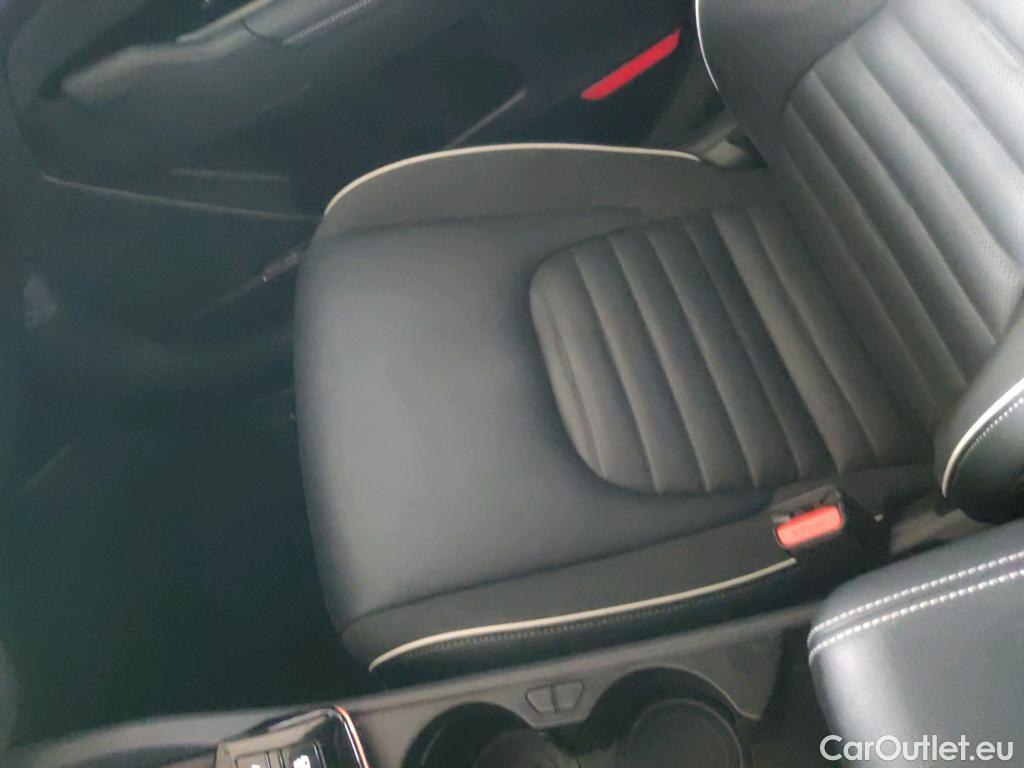  KIA  Sportage KIA  / 2022 / 5P / todoterreno 1.6 T-GDi HEV 171kW (230CV) GT-line 4X4 #9