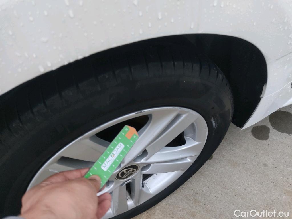 Toyota  Corolla TOYOTA  / 2019 / 5P / familiar 1.8 125H ACTIVE TECH E-CVT TOU SPORT #27