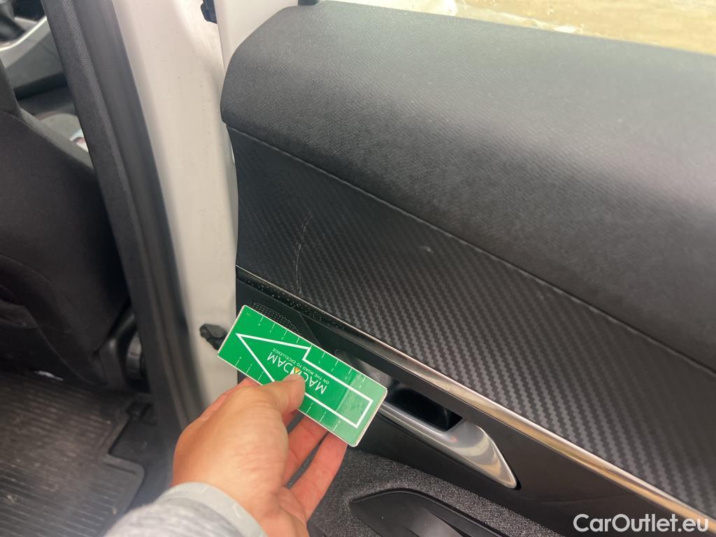  Peugeot  3008 PEUGEOT  / 2020 / 5P / todoterreno 1.5 BlueHDi 96kW (130CV) S&S Active Pack (AC4) #15