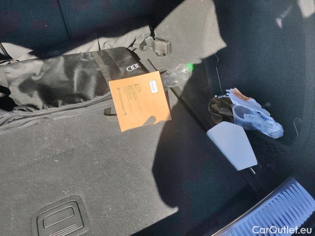  Audi  Q5 AUDI  / 2016 / 5P / todoterreno Design 35 TDI 120kW S tronic (AC) #9