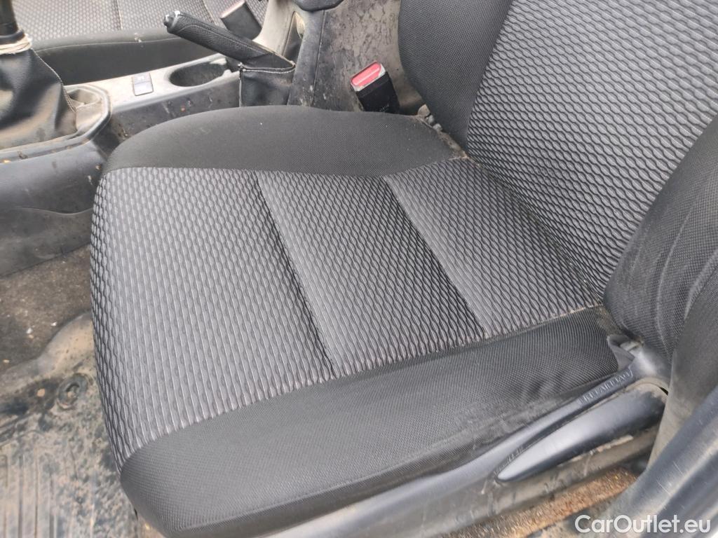  Toyota  Hilux TOYOTA  / 2020 / 4P / pickup 2.4 D-4D Cabina Doble GX #47