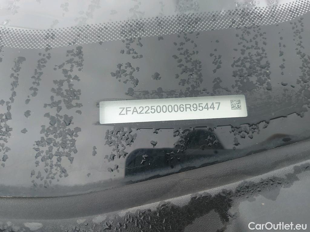 Fiat  Fiorino FIAT  / 2016 / 3P / furgón derivado de turismo Cargo Base 1.4 Natural Power 51kW (70CV) #17