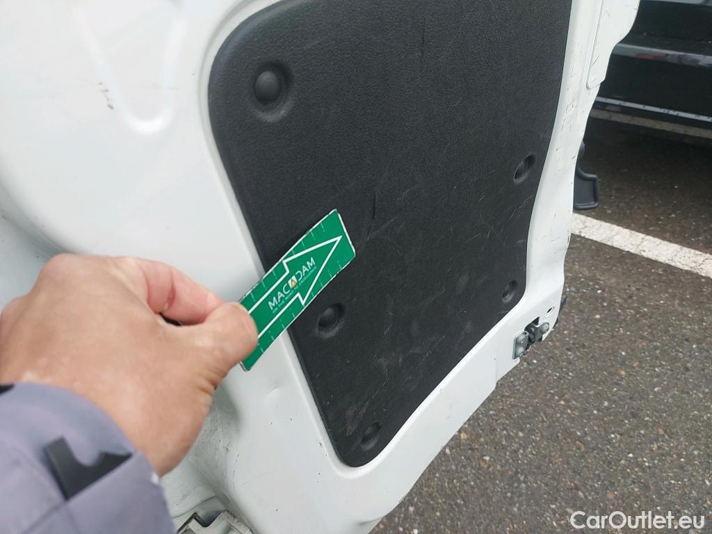 Fiat  Fiorino FIAT  / 2016 / 3P / furgón derivado de turismo Cargo Base 1.4 Natural Power 51kW (70CV) #39