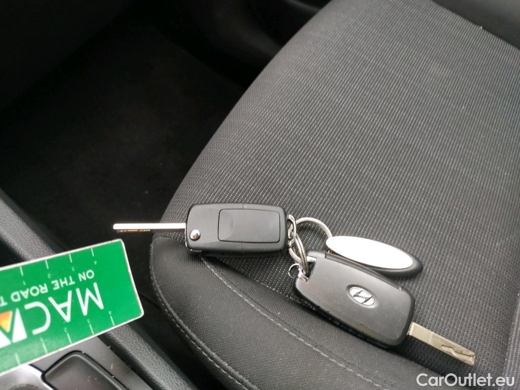  Hyundai  Konna HYUNDAI Kona / 2020 / 5P / todoterreno 1.6 CRDI 100kW (136CV) 48V Maxx 4X2 #2