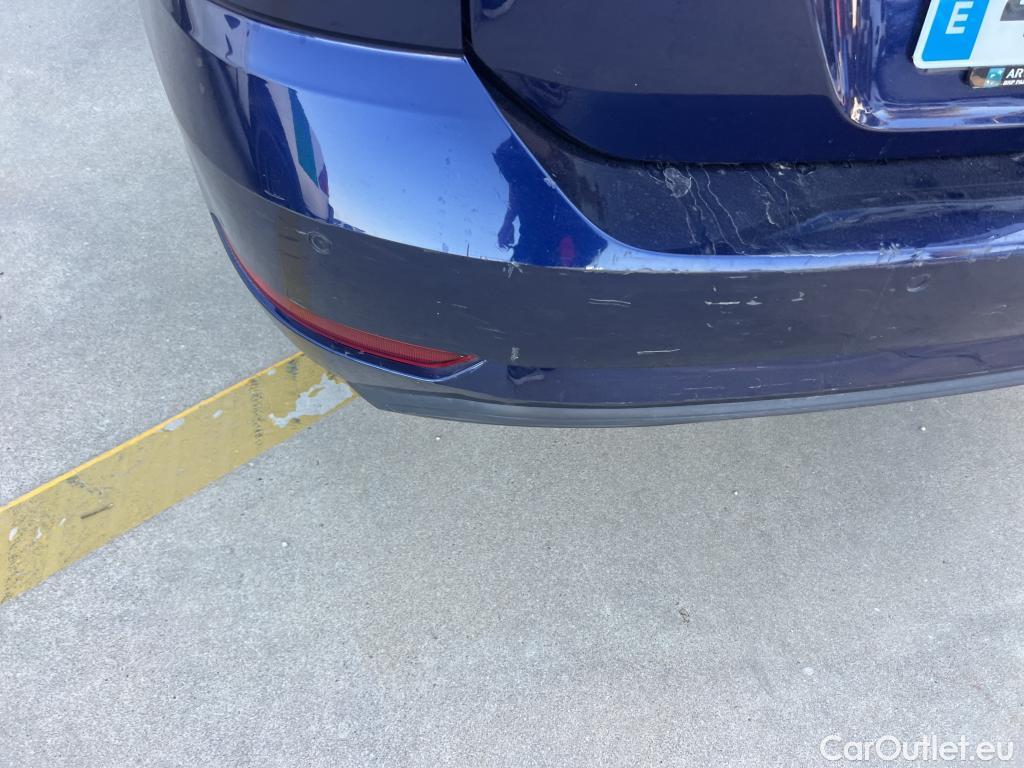  Volkswagen  Golf  VOLKSWAGEN / 2016 / 5P / familiar Last Edition 1.5 TSI 96kW(130CV) Variant #35