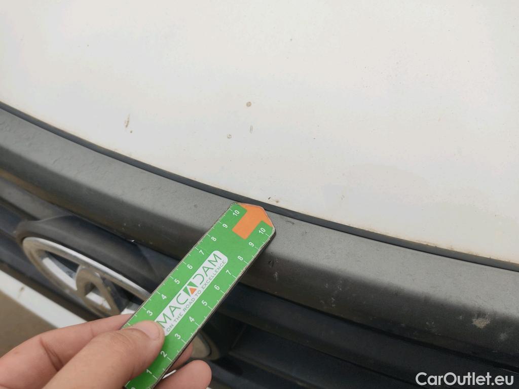  Toyota  Hilux TOYOTA  / 2020 / 4P / pickup 2.4 D-4D Cabina Doble GX #37