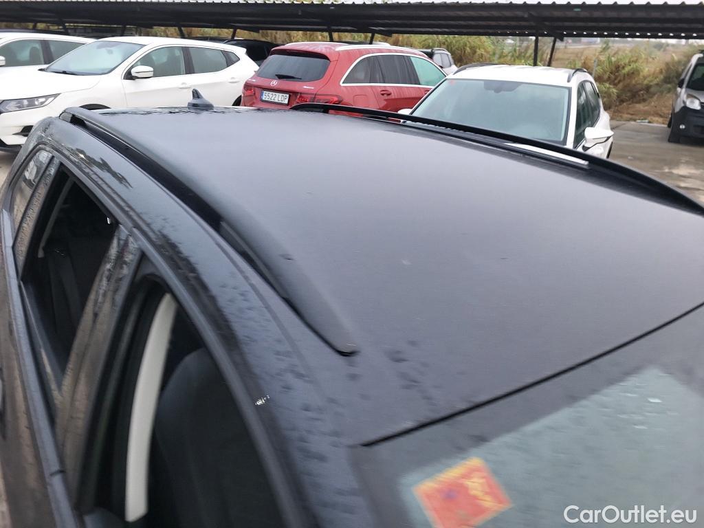 Volkswagen  Golf  VOLKSWAGEN / 2020 / 5P / familiar Life 2.0 TDI 85kW (115CV) Variant #15