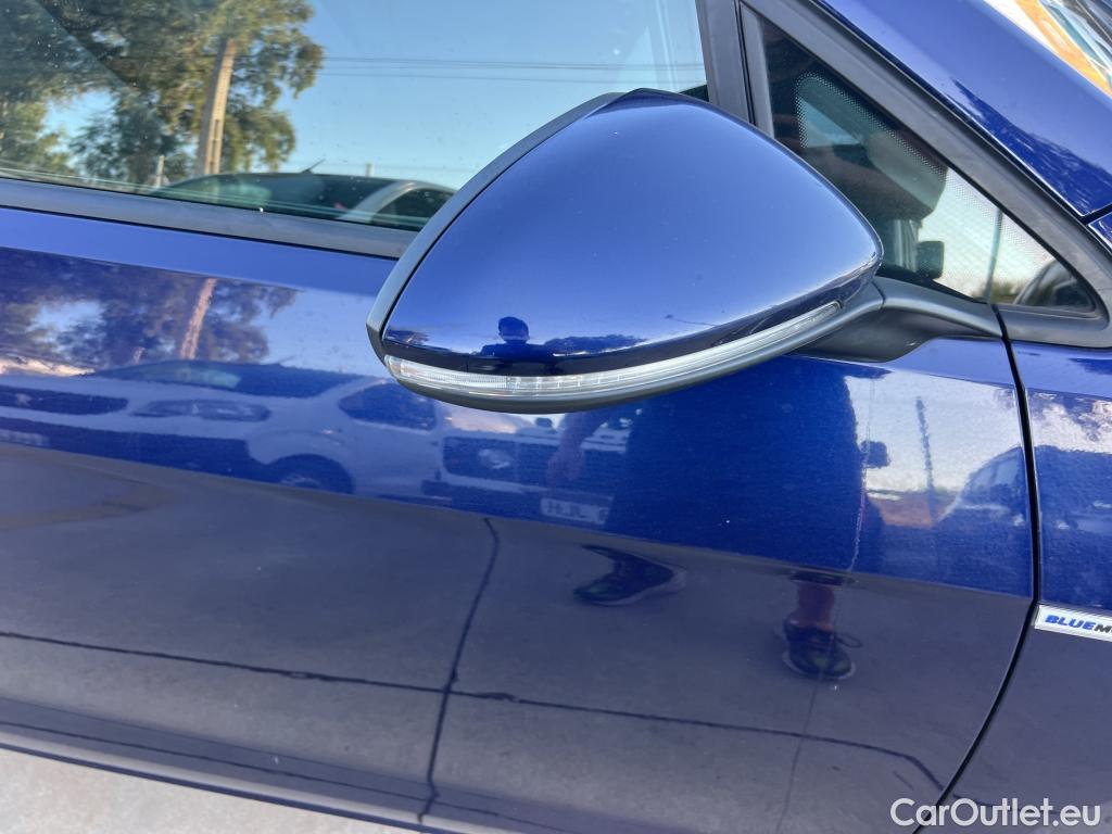  Volkswagen  Golf  VOLKSWAGEN / 2016 / 5P / familiar Last Edition 1.5 TSI 96kW(130CV) Variant #40