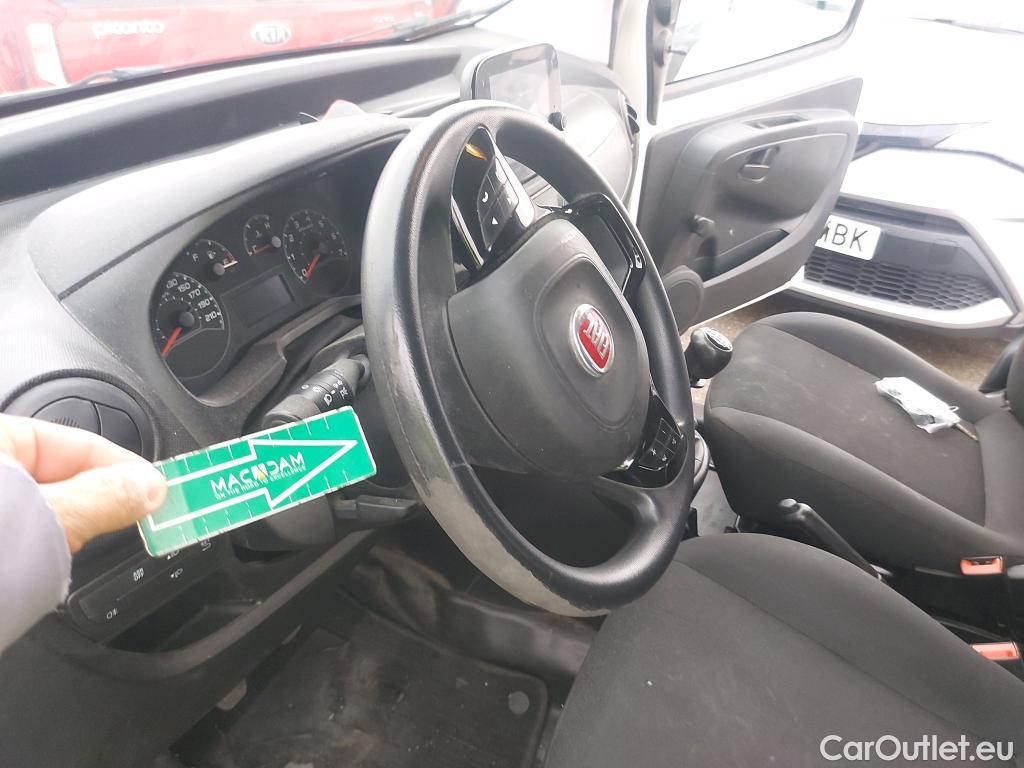 Fiat  Fiorino FIAT  / 2016 / 3P / furgón derivado de turismo Cargo Base 1.4 Natural Power 51kW (70CV) #1