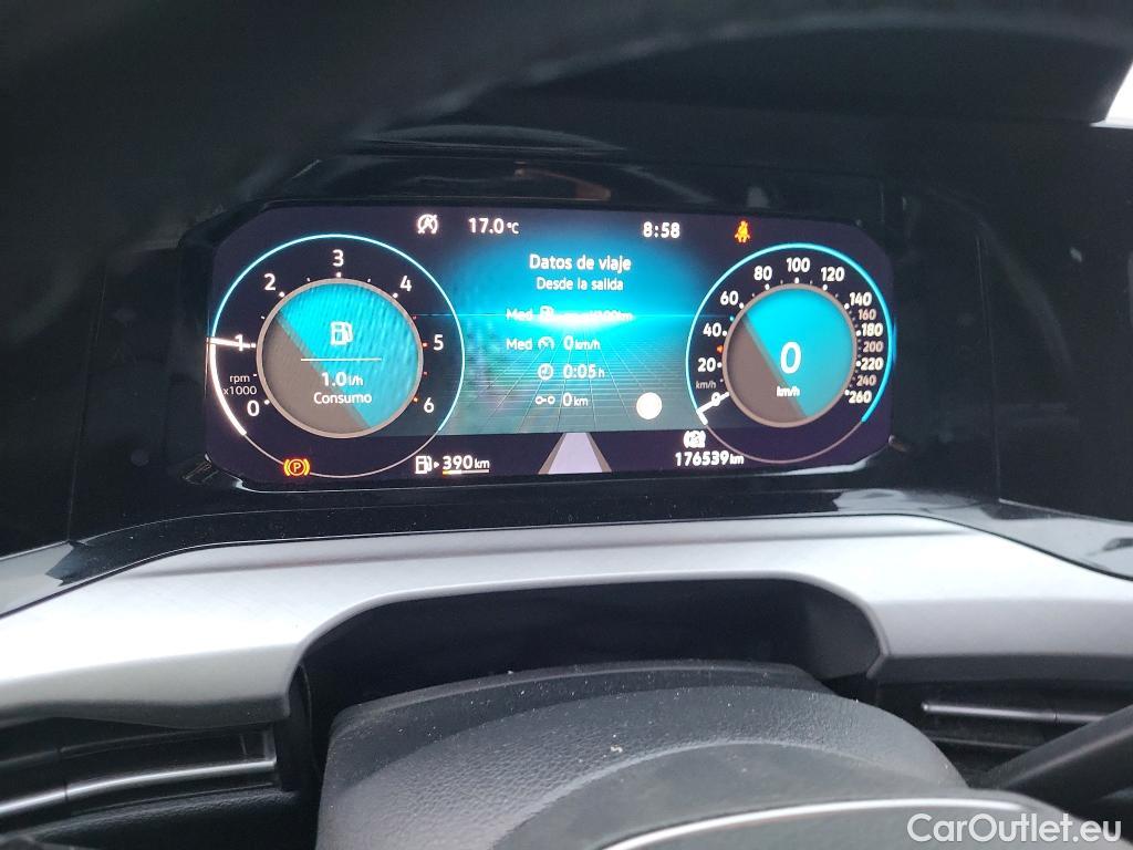 Volkswagen  Golf  VOLKSWAGEN / 2020 / 5P / familiar Life 2.0 TDI 85kW (115CV) Variant #4