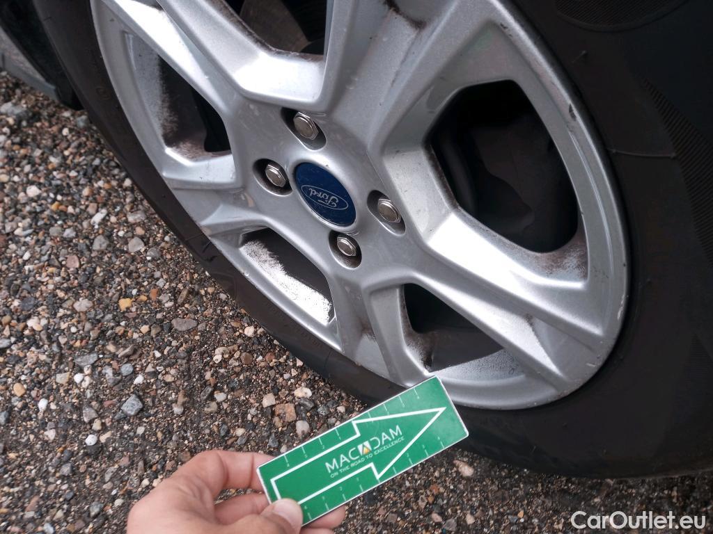  Ford  Transit FORD  Courier/2014/4P/furgón der.turis Van 1.5 TDCi 71kW Limited #14