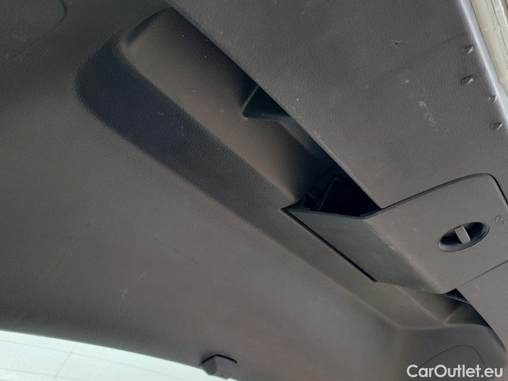  Volkswagen  Golf  VOLKSWAGEN / 2016 / 5P / berlina con portón Ready2Go 1.6 TDI 85kW (115CV) #1