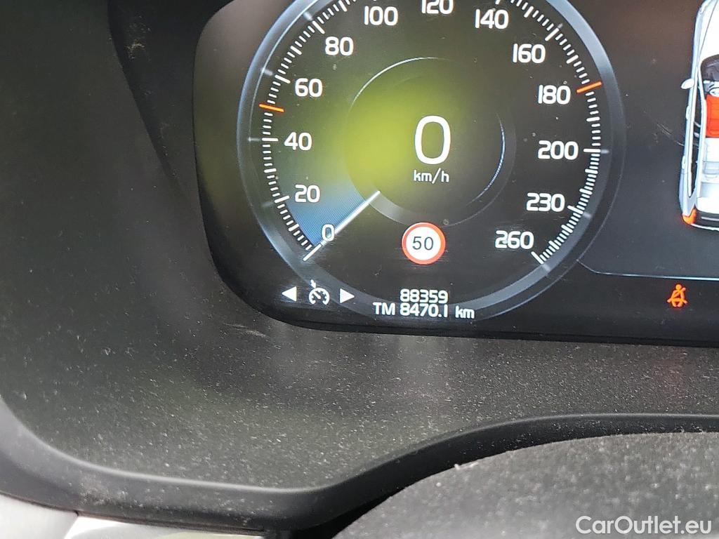 Volvo  XC60 VOLVO  / 2017 / 5P / todoterreno 2.0 B4 D Momentum Pro Auto #5