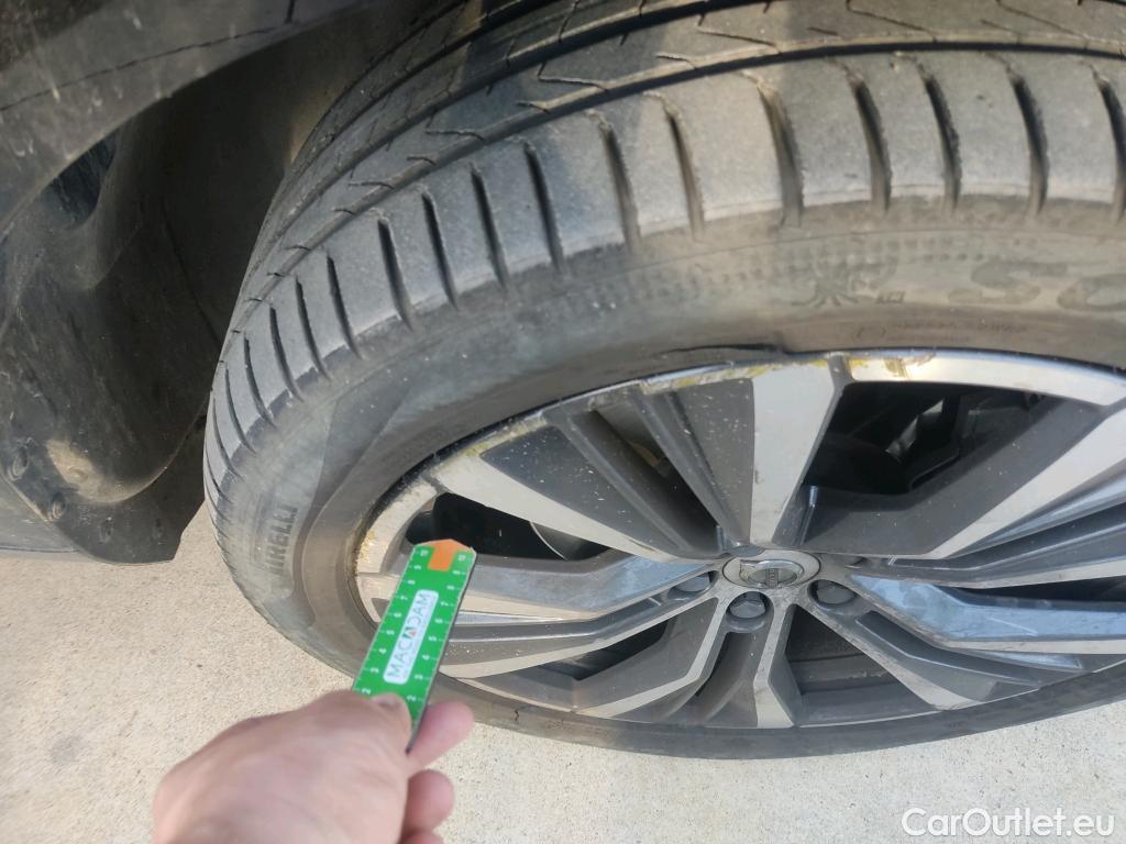 Volvo  XC60 VOLVO  / 2017 / 5P / todoterreno 2.0 T6 AWD Recharge Inscription Auto #9