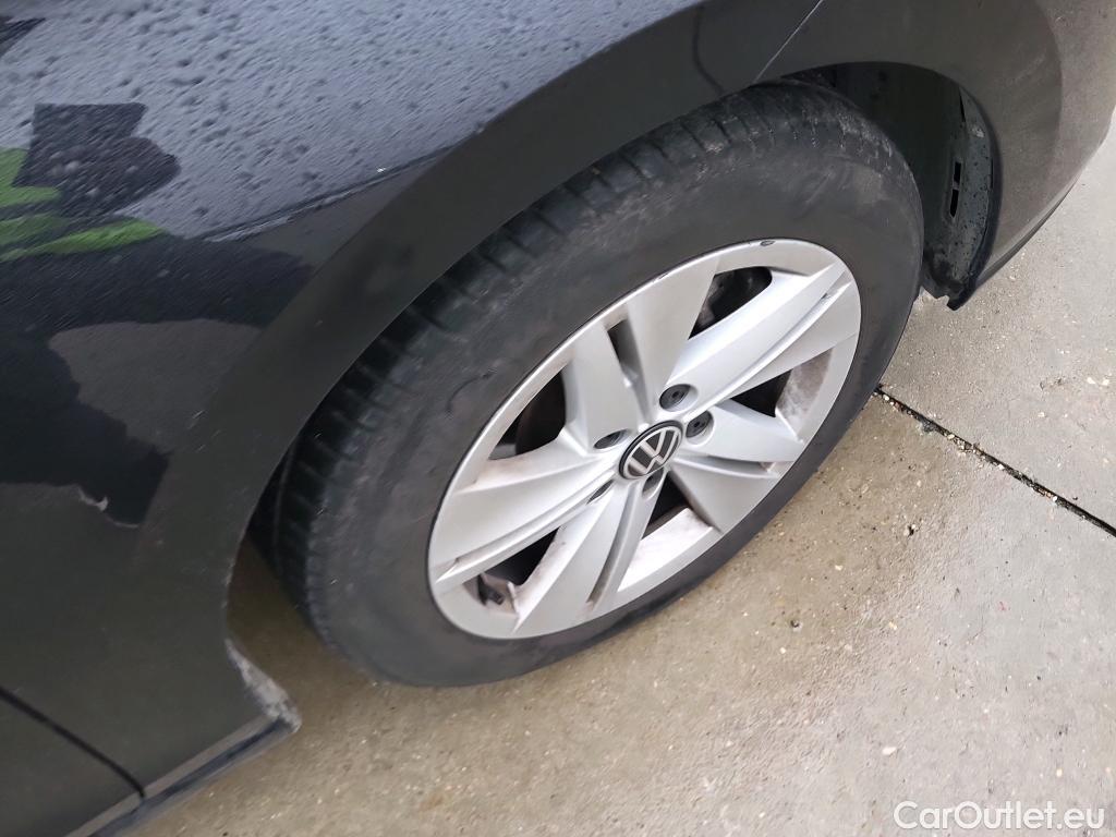 Volkswagen  Golf  VOLKSWAGEN / 2020 / 5P / familiar Life 2.0 TDI 85kW (115CV) Variant #20