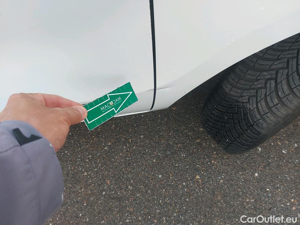 Fiat  Fiorino FIAT  / 2016 / 3P / furgón derivado de turismo Cargo Base 1.4 Natural Power 51kW (70CV) #16