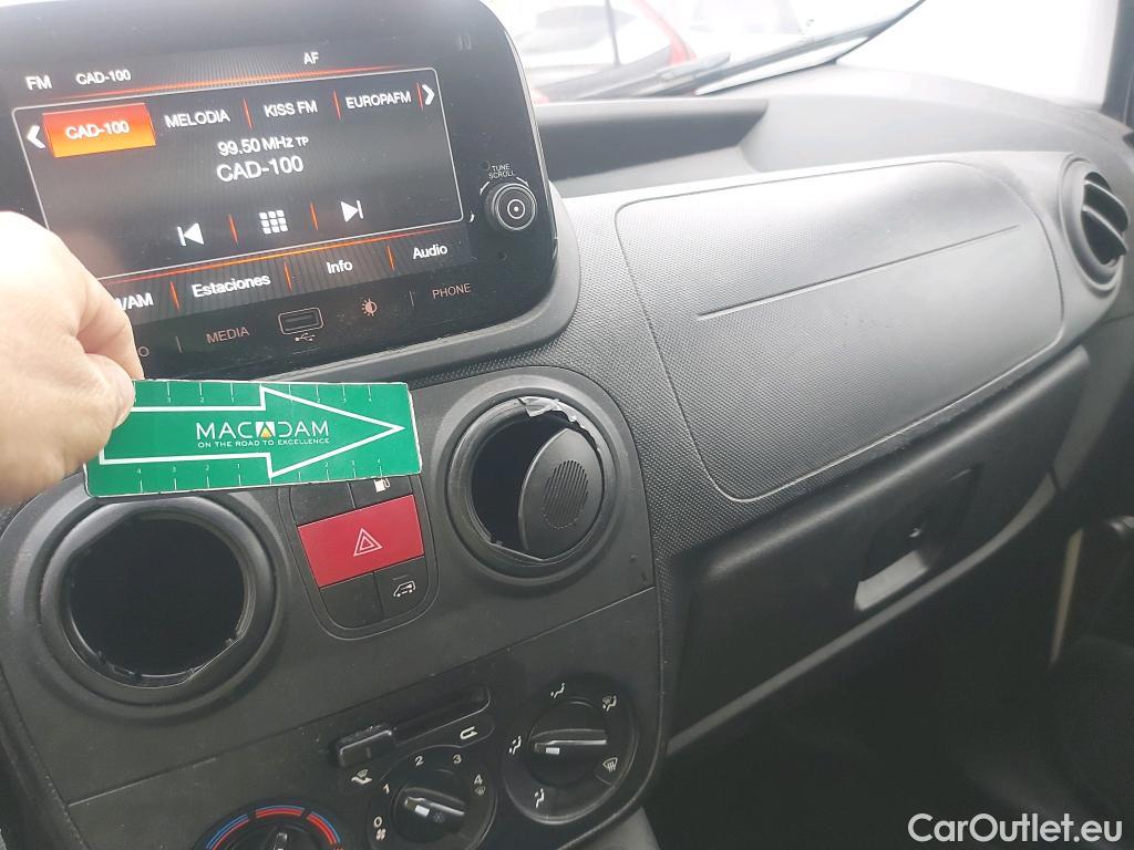 Fiat  Fiorino FIAT  / 2016 / 3P / furgón derivado de turismo Cargo Base 1.4 Natural Power 51kW (70CV) #40