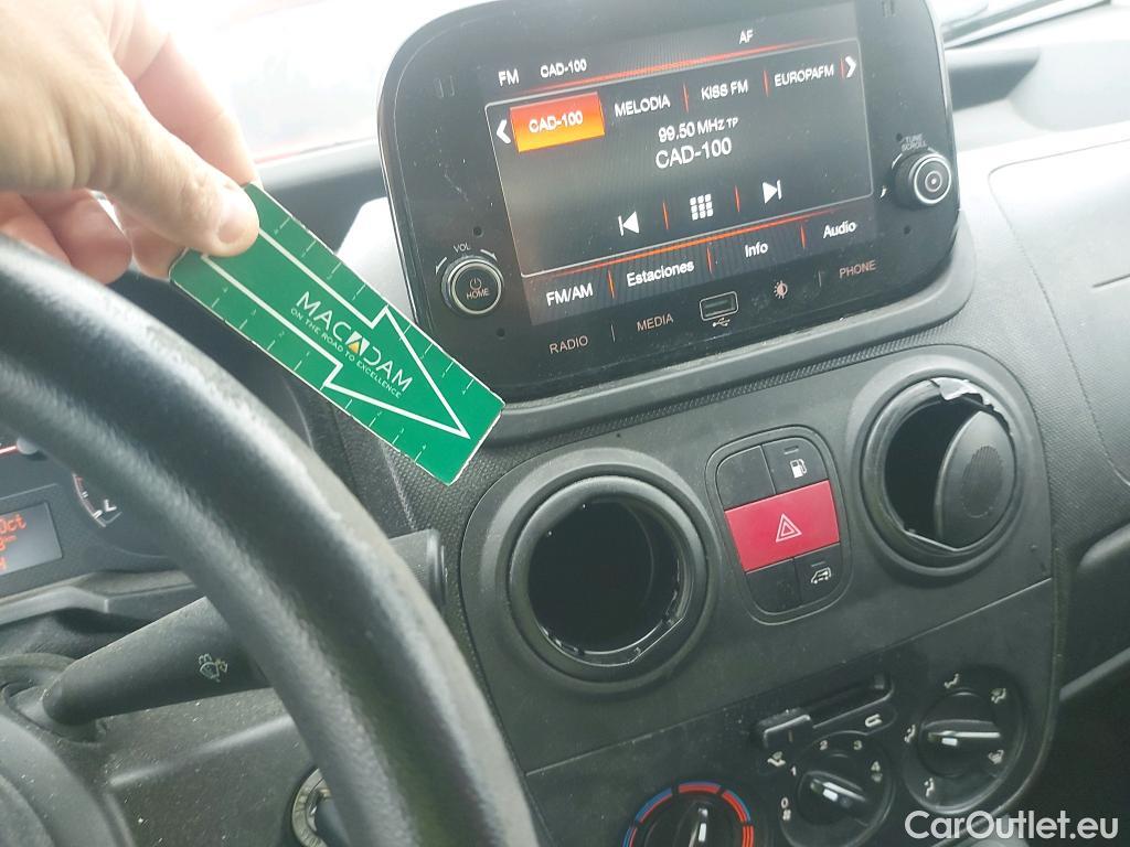 Fiat  Fiorino FIAT  / 2016 / 3P / furgón derivado de turismo Cargo Base 1.4 Natural Power 51kW (70CV) #42