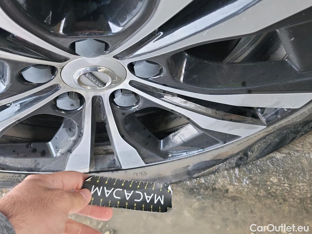 Volvo  XC60 VOLVO  / 2017 / 5P / todoterreno 2.0 B4 D Momentum Pro Auto #4