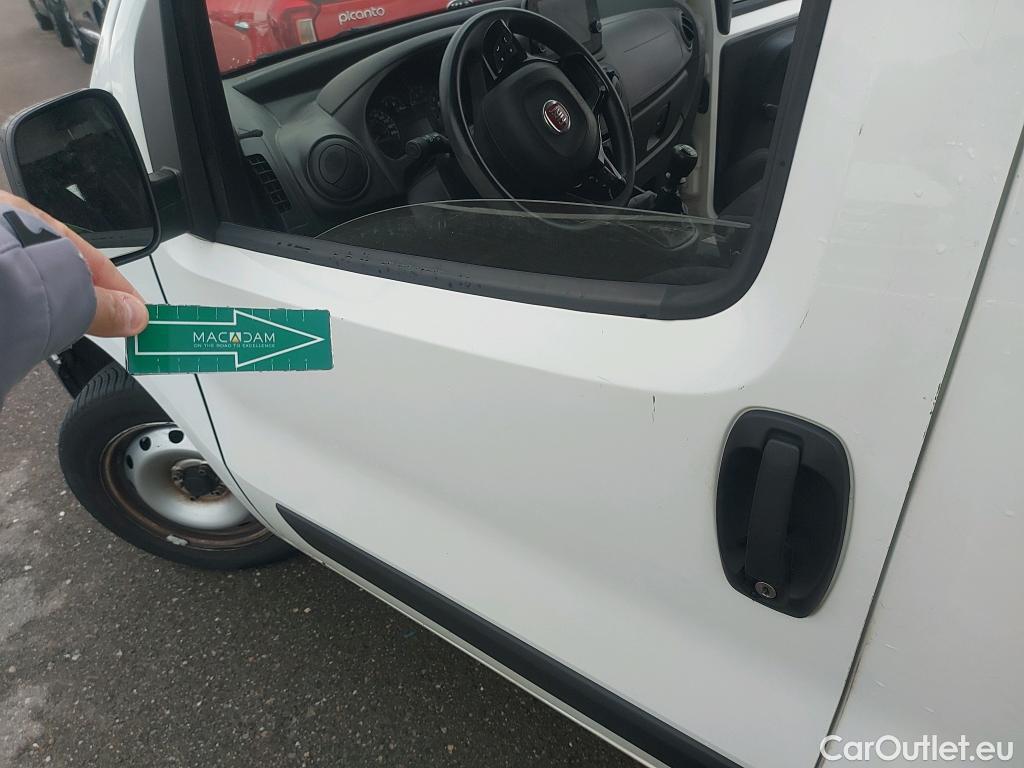 Fiat  Fiorino FIAT  / 2016 / 3P / furgón derivado de turismo Cargo Base 1.4 Natural Power 51kW (70CV) #25
