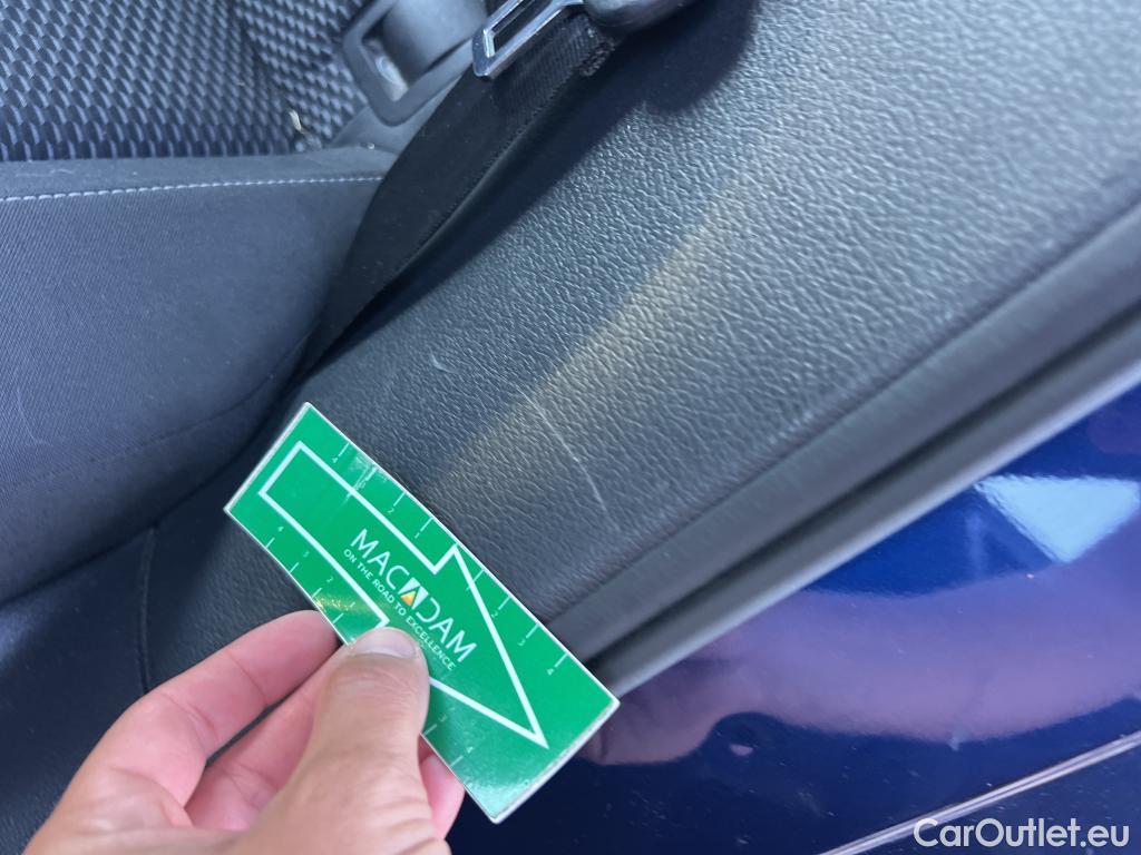  Volkswagen  Golf  VOLKSWAGEN / 2016 / 5P / familiar Last Edition 1.5 TSI 96kW(130CV) Variant #27