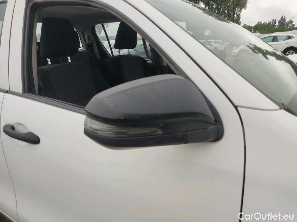  Toyota  Hilux TOYOTA  / 2020 / 4P / pickup 2.4 D-4D Cabina Doble GX #31