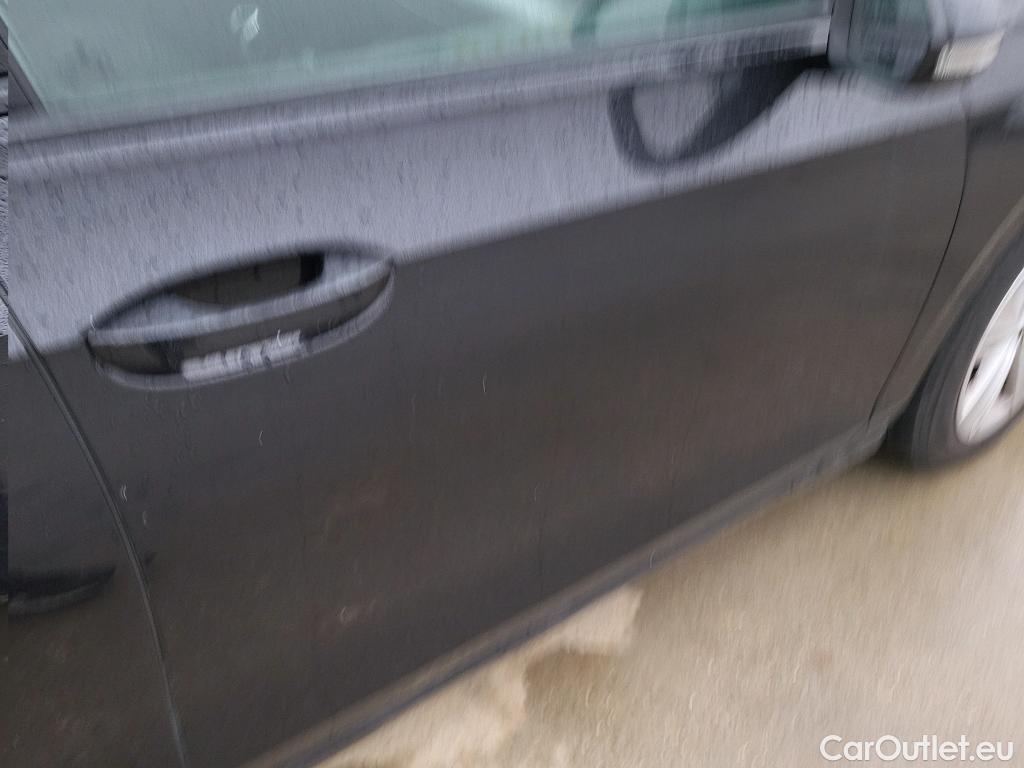 Volkswagen  Golf  VOLKSWAGEN / 2020 / 5P / familiar Life 2.0 TDI 85kW (115CV) Variant #3