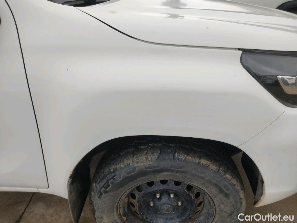  Toyota  Hilux TOYOTA  / 2020 / 4P / pickup 2.4 D-4D Cabina Doble GX #29