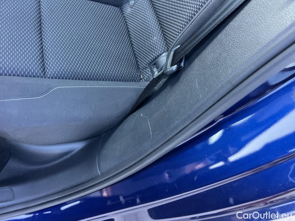  Volkswagen  Golf  VOLKSWAGEN / 2016 / 5P / familiar Last Edition 1.5 TSI 96kW(130CV) Variant #26