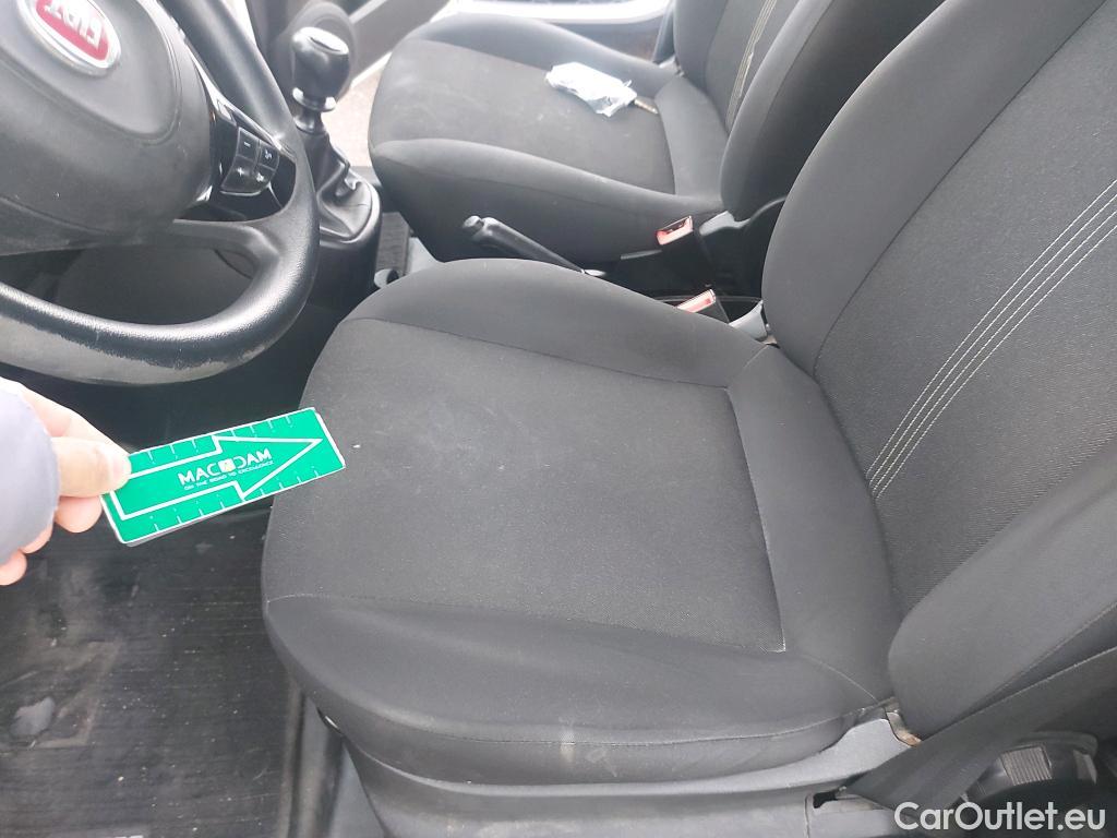 Fiat  Fiorino FIAT  / 2016 / 3P / furgón derivado de turismo Cargo Base 1.4 Natural Power 51kW (70CV) #28