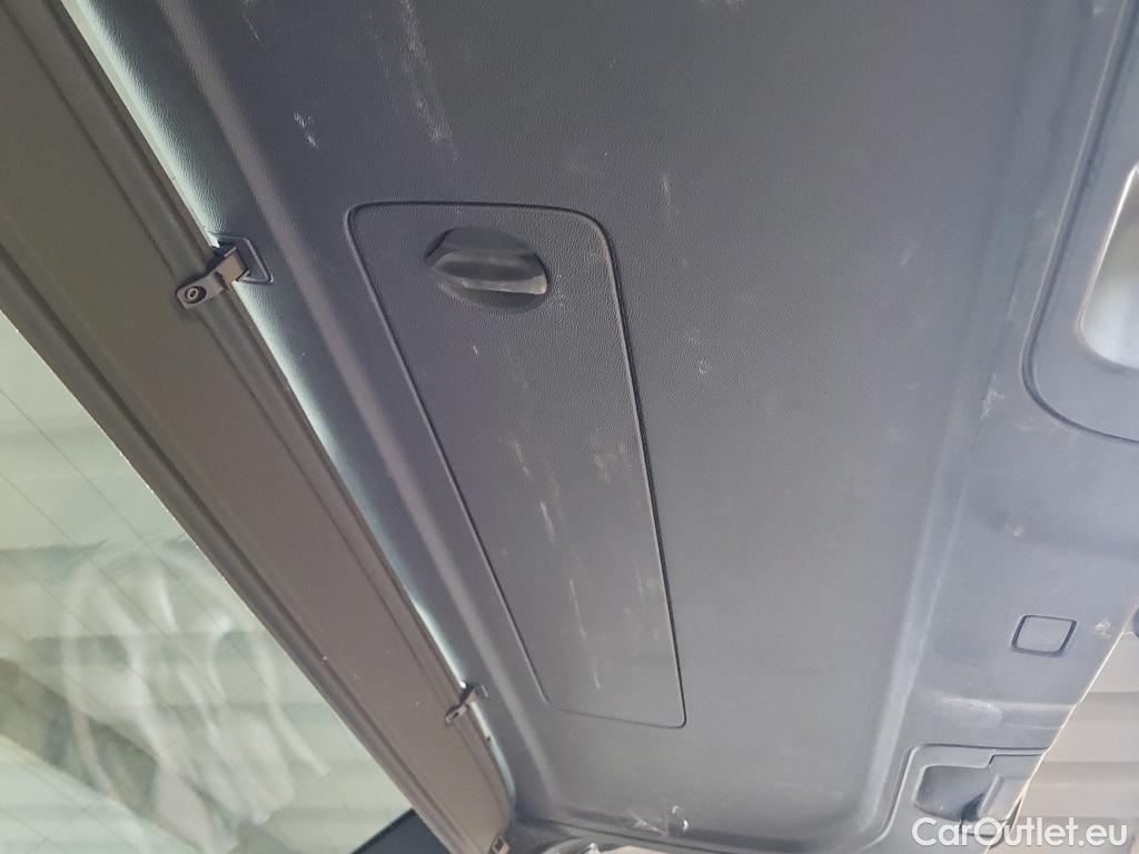 Volvo  XC60 VOLVO  / 2017 / 5P / todoterreno 2.0 B4 D Momentum Pro Auto #9