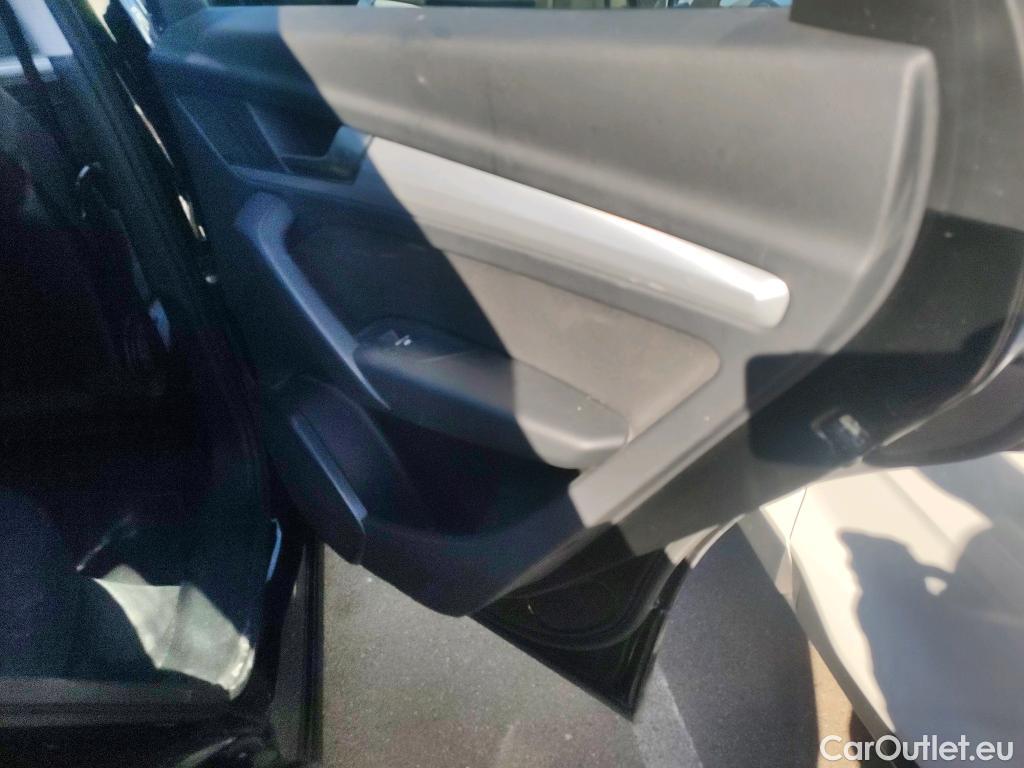  Audi  Q5 AUDI  / 2016 / 5P / todoterreno Design 35 TDI 120kW S tronic (AC) #23