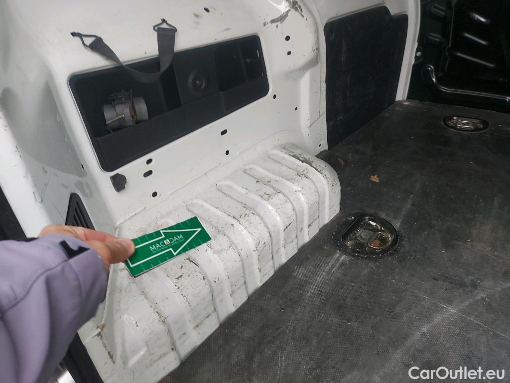 Fiat  Fiorino FIAT  / 2016 / 3P / furgón derivado de turismo Cargo Base 1.4 Natural Power 51kW (70CV) #22