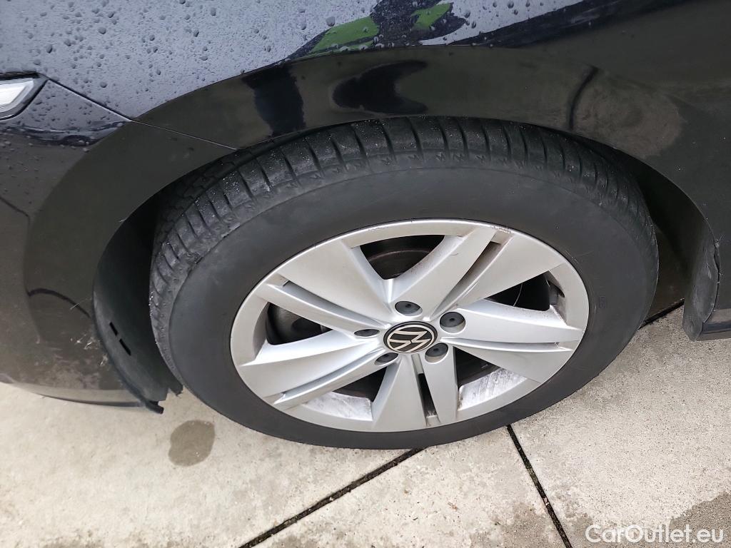 Volkswagen  Golf  VOLKSWAGEN / 2020 / 5P / familiar Life 2.0 TDI 85kW (115CV) Variant #18