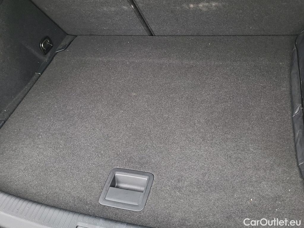  Volkswagen  Golf  VOLKSWAGEN / 2016 / 5P / berlina con portón Ready2Go 1.6 TDI 85kW (115CV) #5