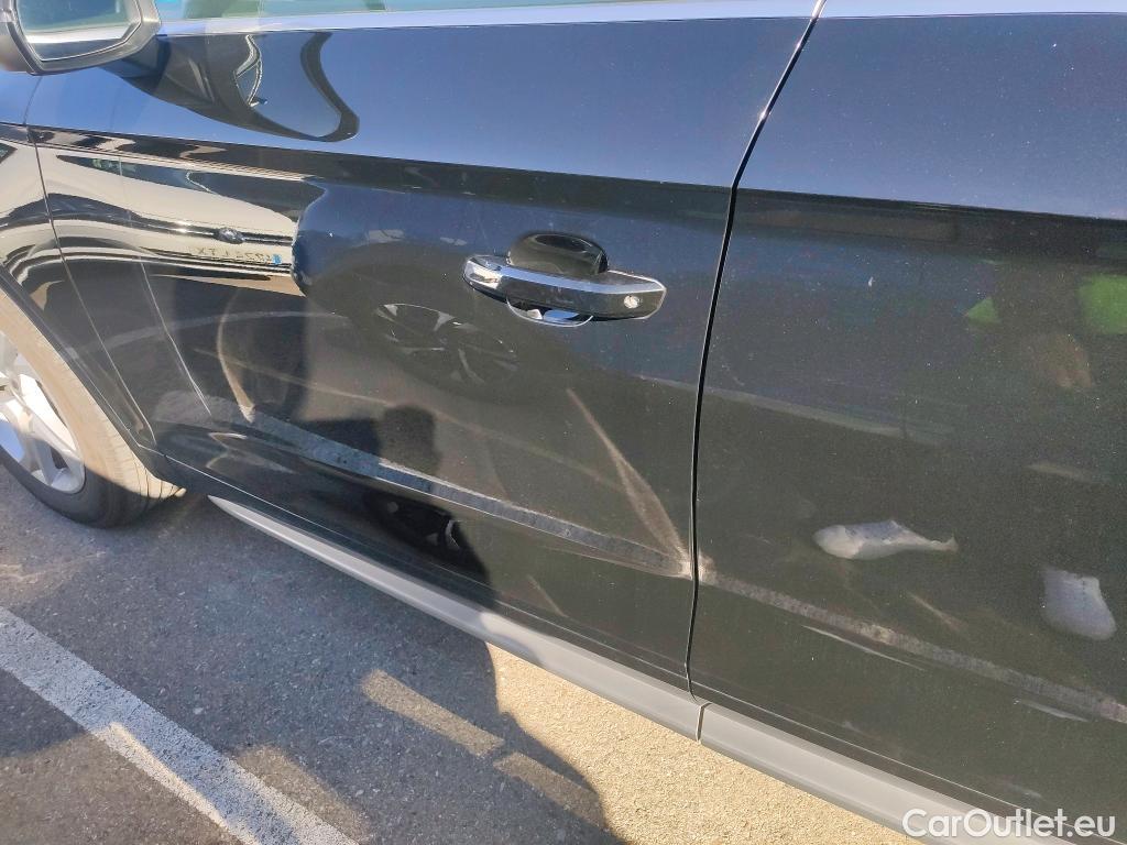  Audi  Q5 AUDI  / 2016 / 5P / todoterreno Design 35 TDI 120kW S tronic (AC) #5