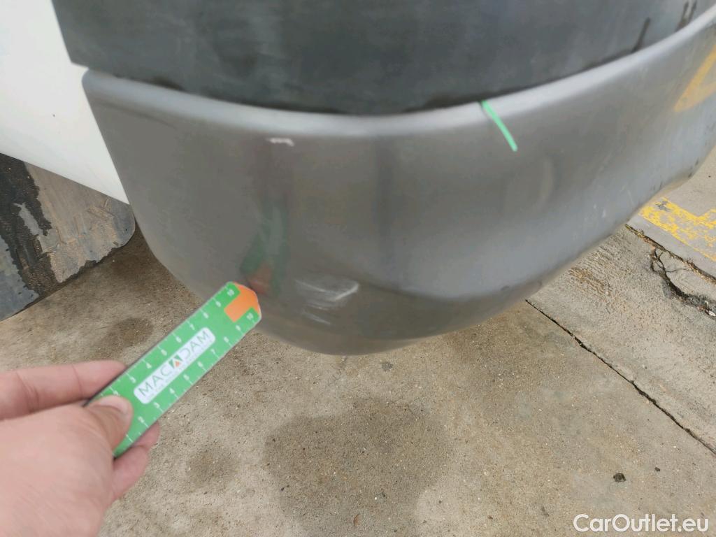  Toyota  Hilux TOYOTA  / 2020 / 4P / pickup 2.4 D-4D Cabina Doble GX #28