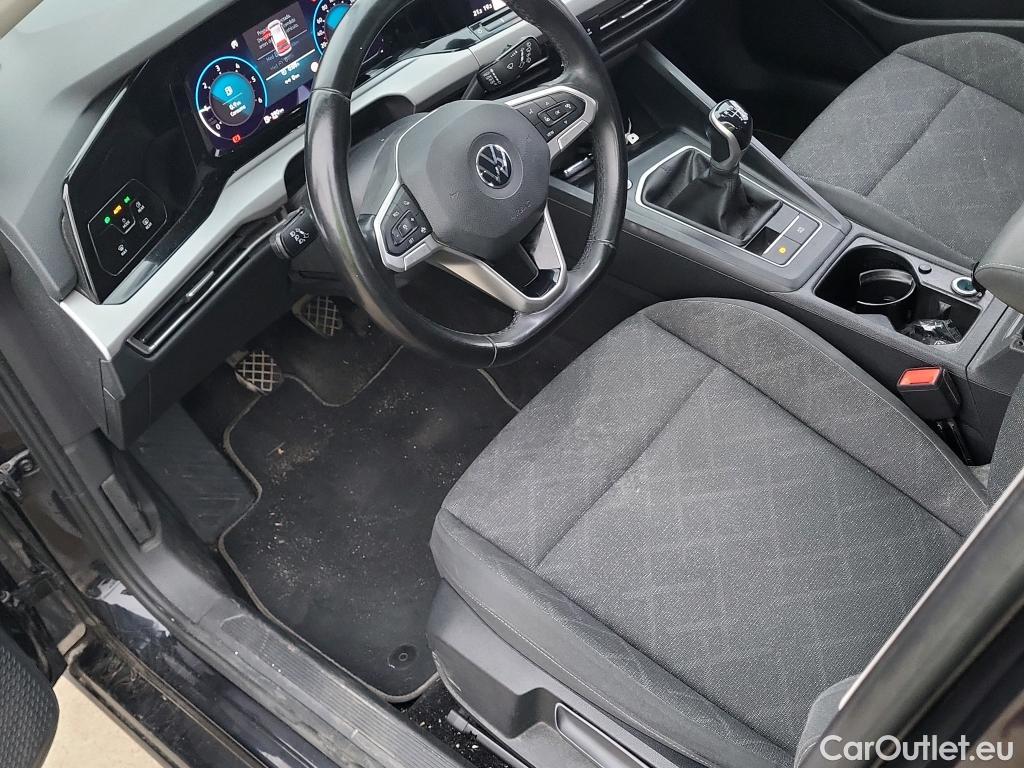 Volkswagen  Golf  VOLKSWAGEN / 2020 / 5P / familiar Life 2.0 TDI 85kW (115CV) Variant #17