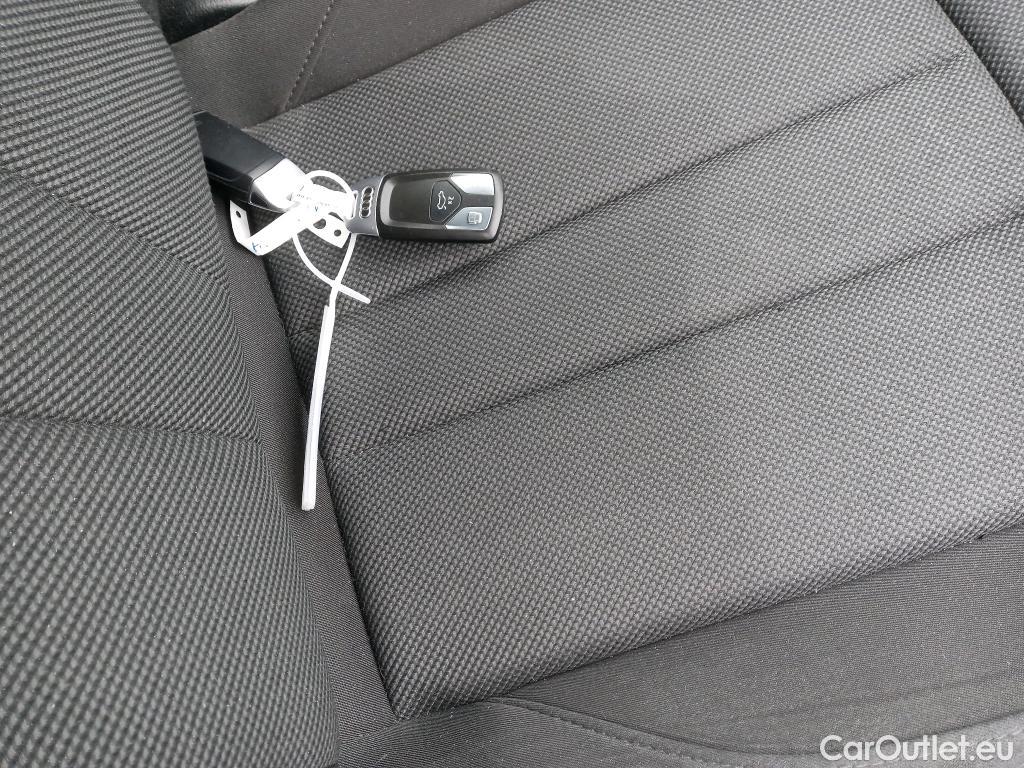  Audi  A4 AUDI  / 2019 / 4P / sedán Advanced 35 TFSI 110kW (150CV) S tronic #2